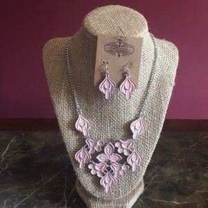 Plunder earrings and necklace set